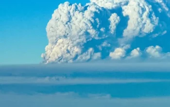 BMKG Pantau Abu Anak Krakatau hingga 7.000 Kaki, Delapan Bandara Beroperasi Lagi