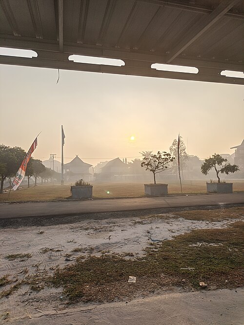 Kemendikdasmen Wajibkan Sekolah di Daerah Karhutla Punya Minimal Satu Ruang Aman Asap