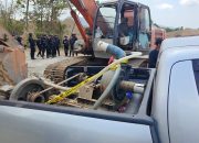 Aparat Gabungan Amankan Tiga Ekskavator Diduga Terkait PETI di Luwu Aparat Gabungan Amankan Tiga Ekskavator Diduga Terkait PETI di Luwu