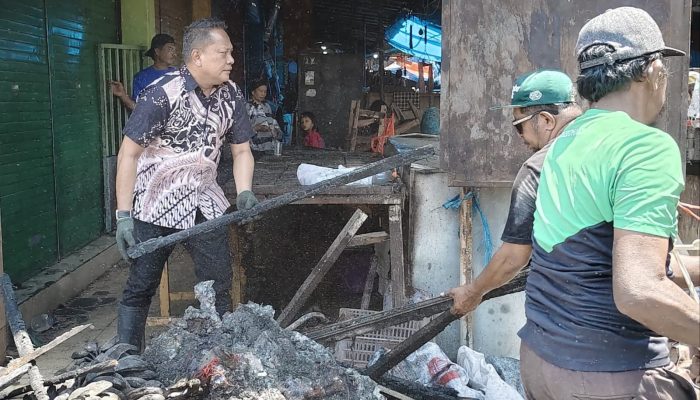 Puing Kebakaran Pasar Pa’baeng-baeng Mulai Dibersihkan