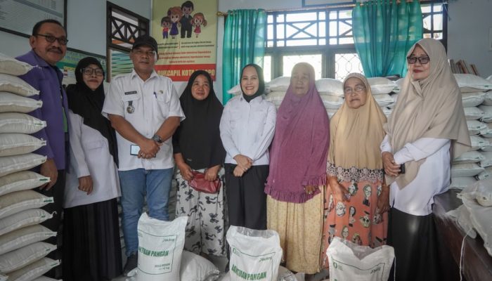 Pemkot Palopo Salurkan 128.010 Kilogram Beras untuk 4.267 Penerima