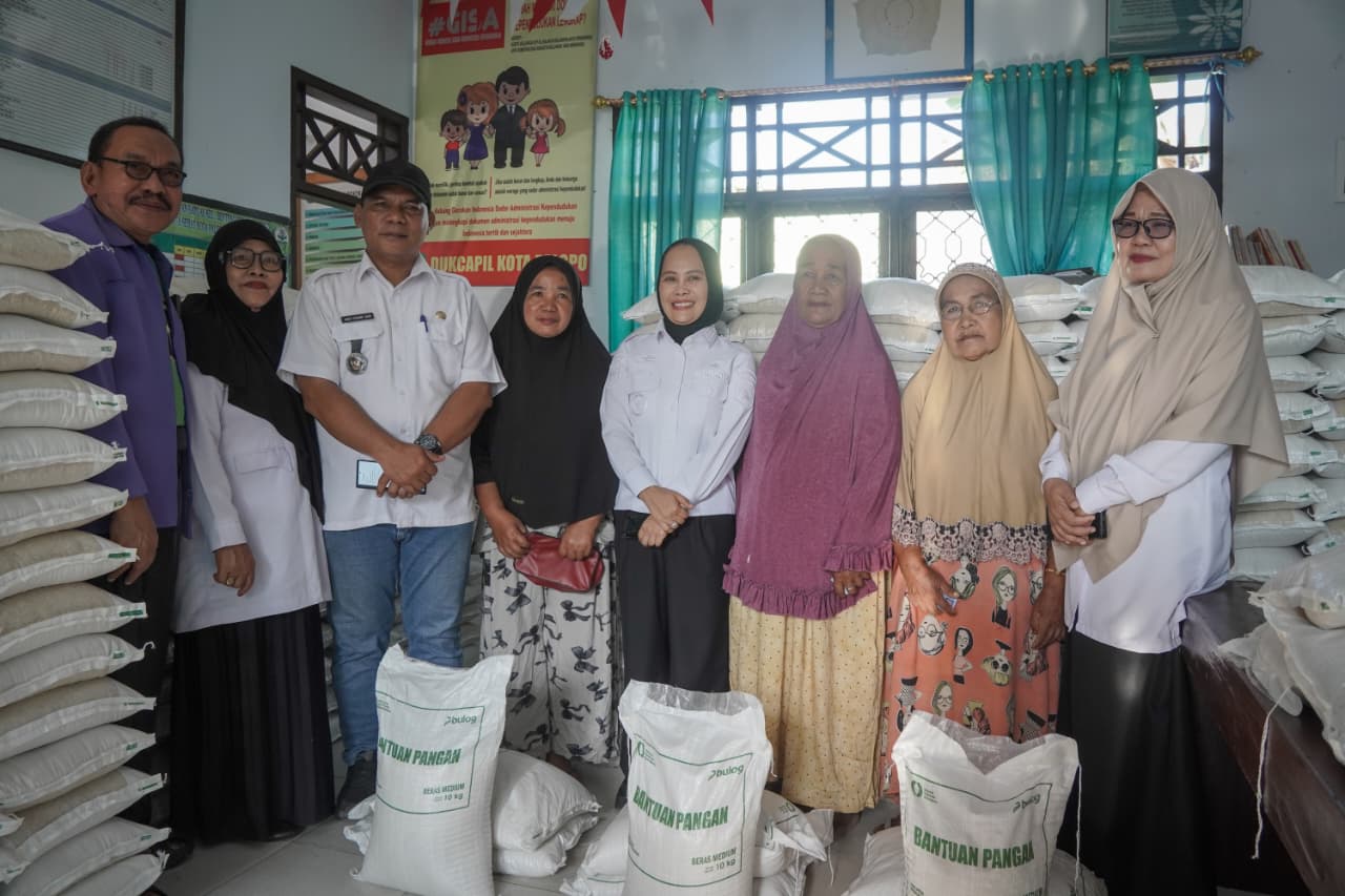 Pemkot Palopo Salurkan 128.010 Kilogram Beras untuk 4.267 Penerima