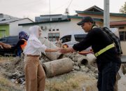 Naili Trisal Tinjau Proyek Jalan Tomangambari di Kawasan Pesisir Songka
