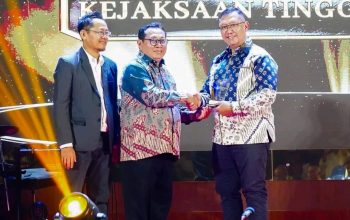SMSI Aceh Beri Penghargaan kepada Kejati Aceh atas Penerapan Keadilan Restoratif SMSI Aceh Beri Penghargaan kepada Kejati Aceh atas Penerapan Keadilan Restoratif
