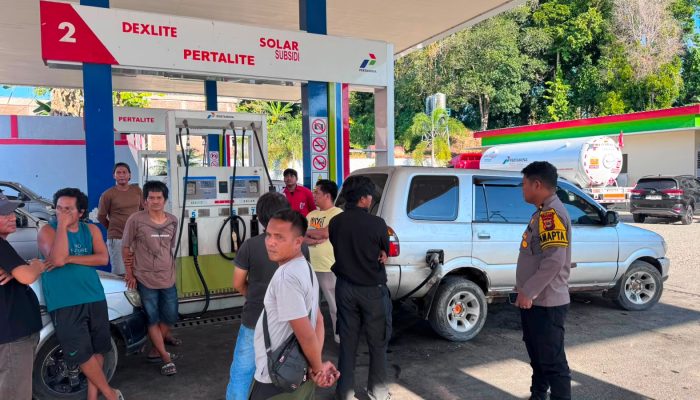 Polres Luwu Turun Atur Antrean BBM Bersubsidi di Sejumlah SPBU