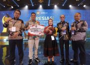 Palopo Terbaik I Akses Layanan Pendidikan, Naili Trisal Terima Penghargaan