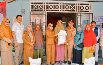 1.875 Penerima di Wara Utara Dapat Bantuan Beras, Naili Trisal Turun Langsung 1.875 Penerima di Wara Utara Dapat Bantuan Beras, Naili Trisal Turun Langsung