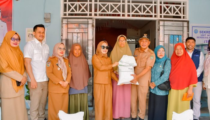 1.875 Penerima di Wara Utara Dapat Bantuan Beras, Naili Trisal Turun Langsung