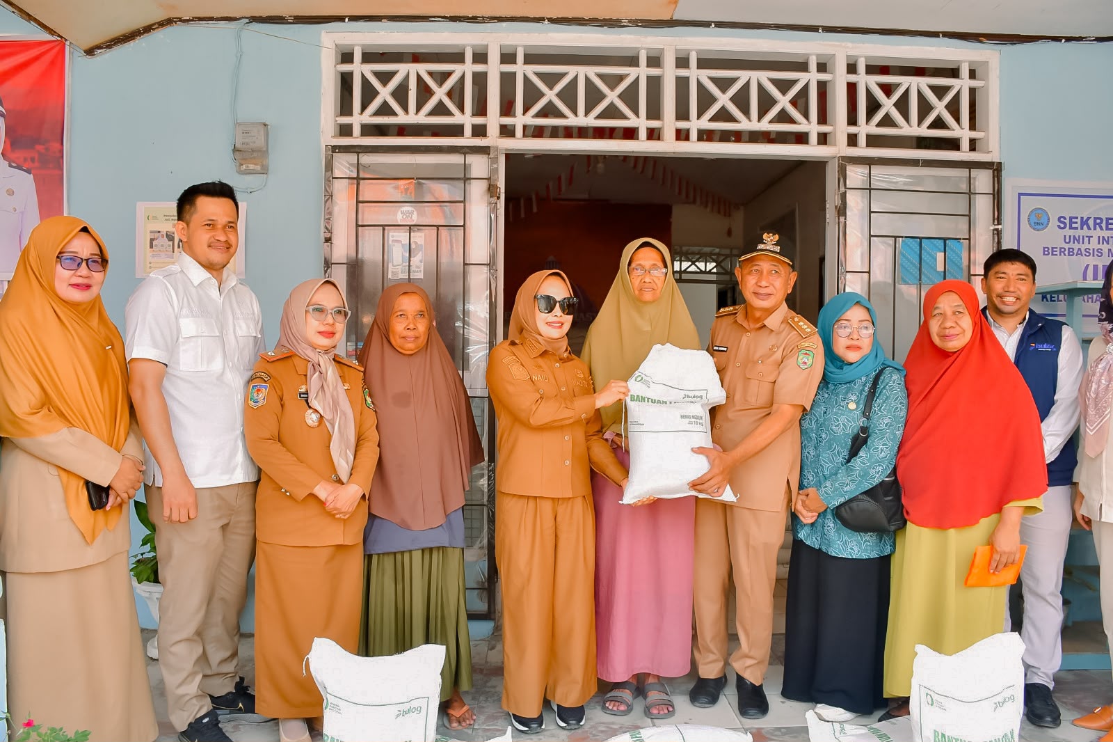 1.875 Penerima di Wara Utara Dapat Bantuan Beras, Naili Trisal Turun Langsung