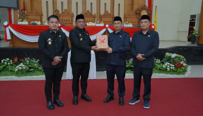 Patahudding Serahkan Ranperda Perubahan APBD 2026 ke DPRD Luwu