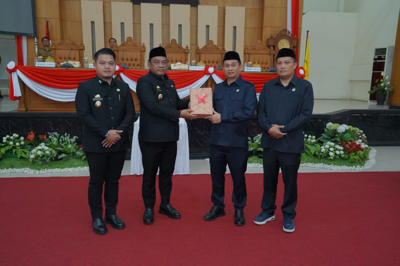Patahudding Serahkan Ranperda Perubahan APBD 2026 ke DPRD Luwu