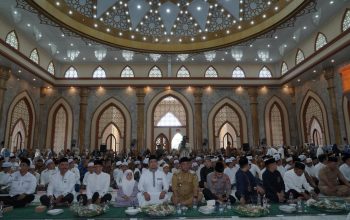 Maulid Nabi di Masjid Agung Belopa, Patahudding Ajak Warga Teladani Rasulullah Maulid Nabi di Masjid Agung Belopa, Patahudding Ajak Warga Teladani Rasulullah