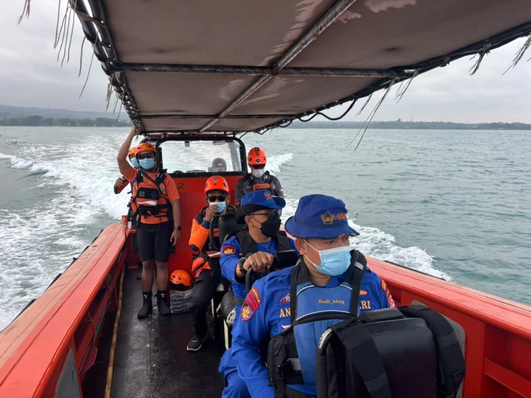 Lima Jurnalis Belum Ditemukan, Operasi SAR Selat Sunda Resmi Ditutup