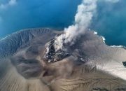 Status Anak Krakatau Naik Usai Erupsi Beruntun, Warga Diminta Waspada