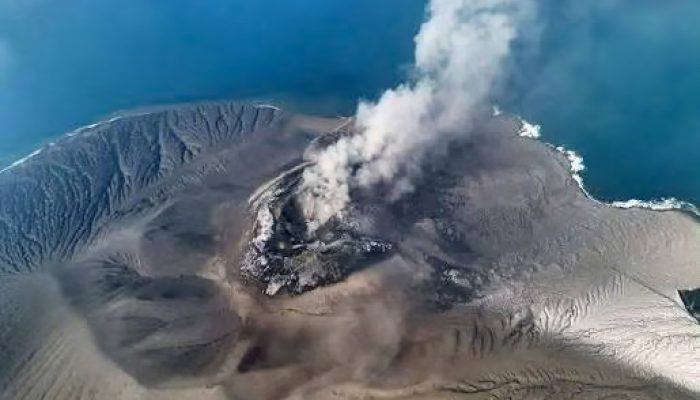 Status Anak Krakatau Naik Usai Erupsi Beruntun, Warga Diminta Waspada