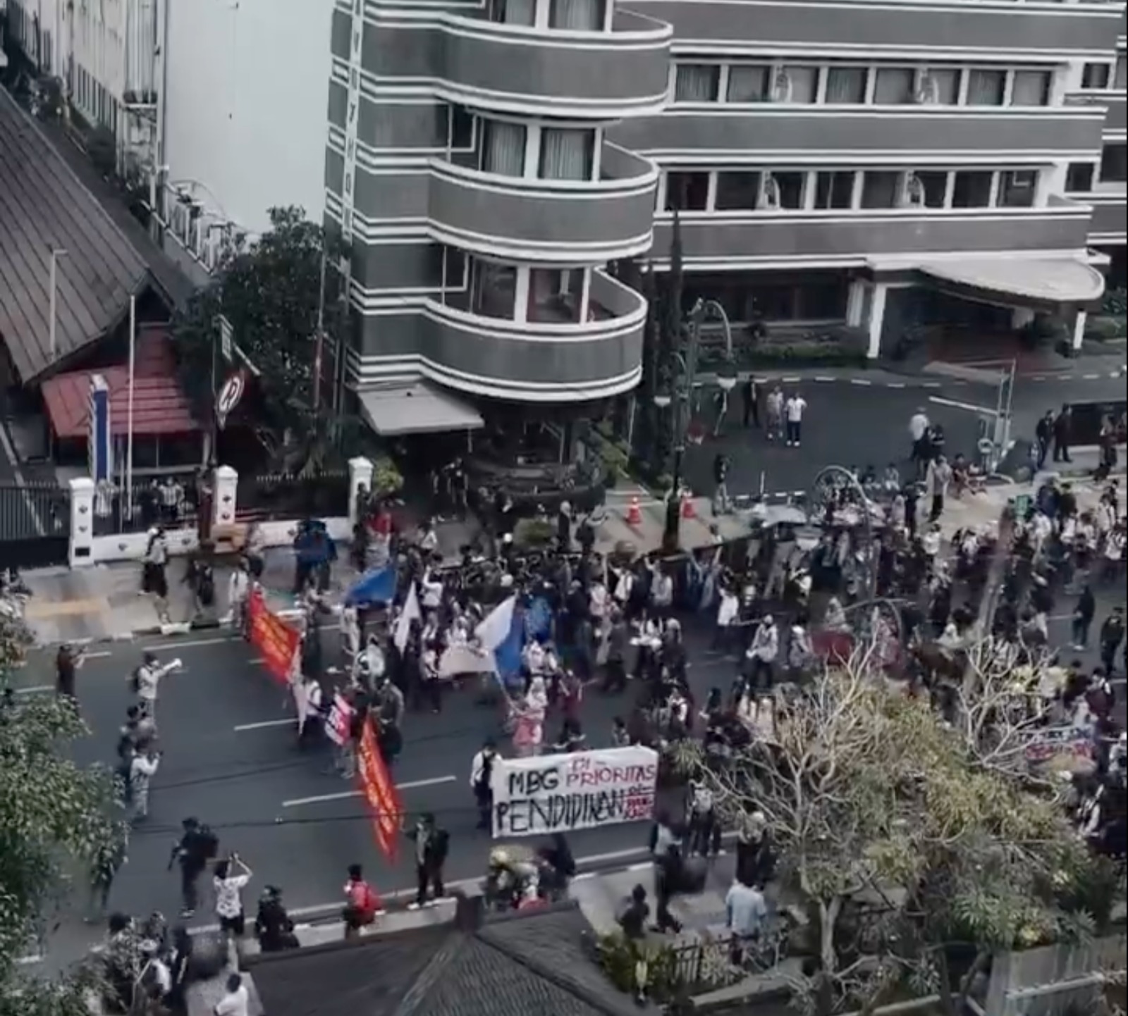 Mahasiswa Demo di Jakarta, Lima Tuntutan Disuarakan dari Karhutla hingga Biaya Pendidikan