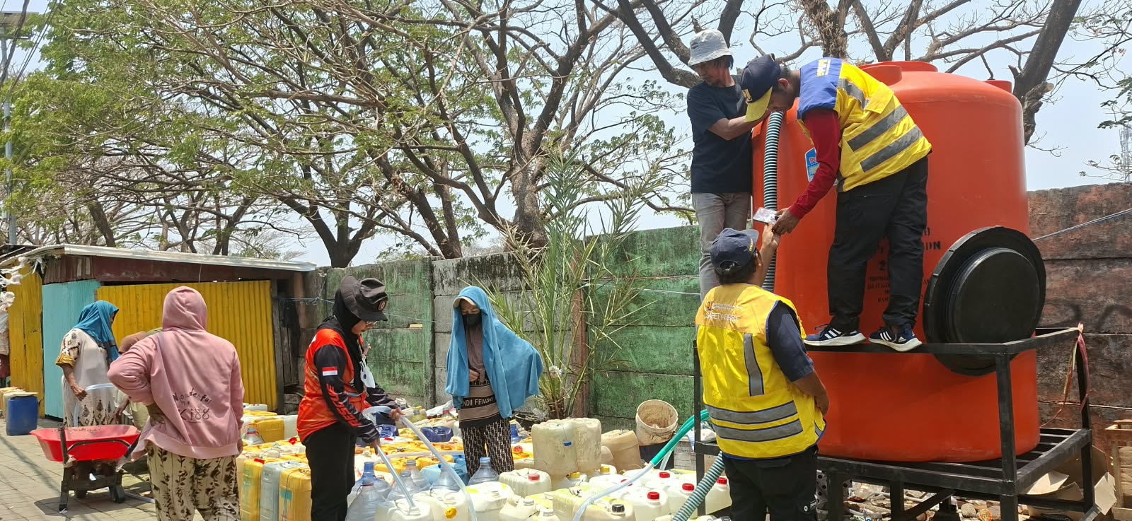 Kekeringan Landa Makassar, 26 Ribu KK di Sembilan Kecamatan Terima Bantuan Air Bersih