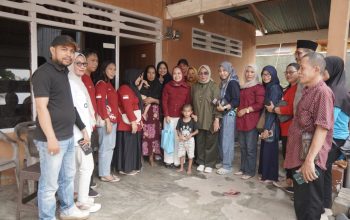 Naili Trisal Salurkan Bantuan Gizi untuk 27 Penerima di Tiga Kecamatan