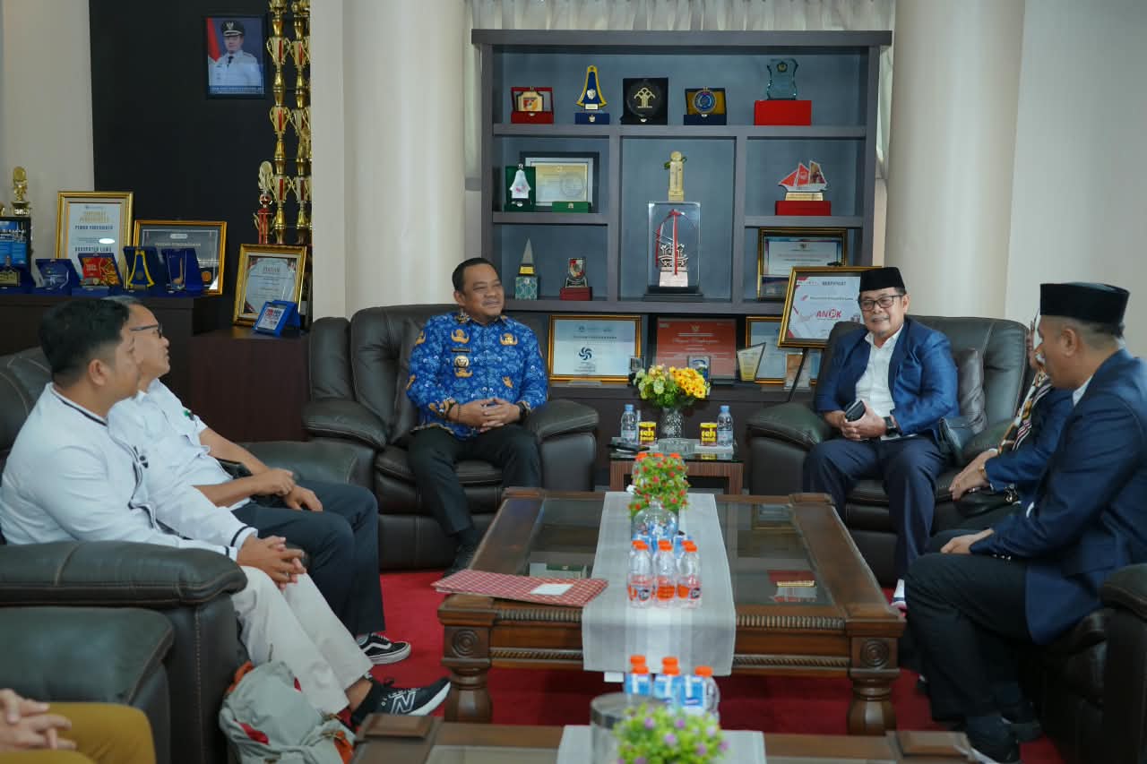 Rektor UM Palopo Temui Bupati Luwu, Bahas Fakultas Kedokteran dan Kerja Sama Pendidikan