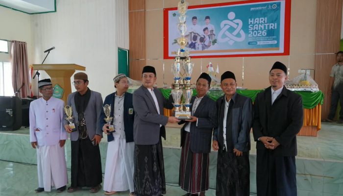 Sekda Luwu Tantang Santri Kuasai Teknologi Tanpa Tinggalkan Akhlak
