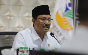 Mensos Soroti Ketidaktepatan Data Bansos, Ada Penerima Punya Rp100 Juta Mensos Soroti Ketidaktepatan Data Bansos, Ada Penerima Punya Rp100 Juta